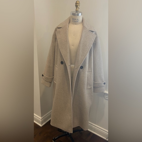 Zara Beige Outerwear - Picture 2 of 4